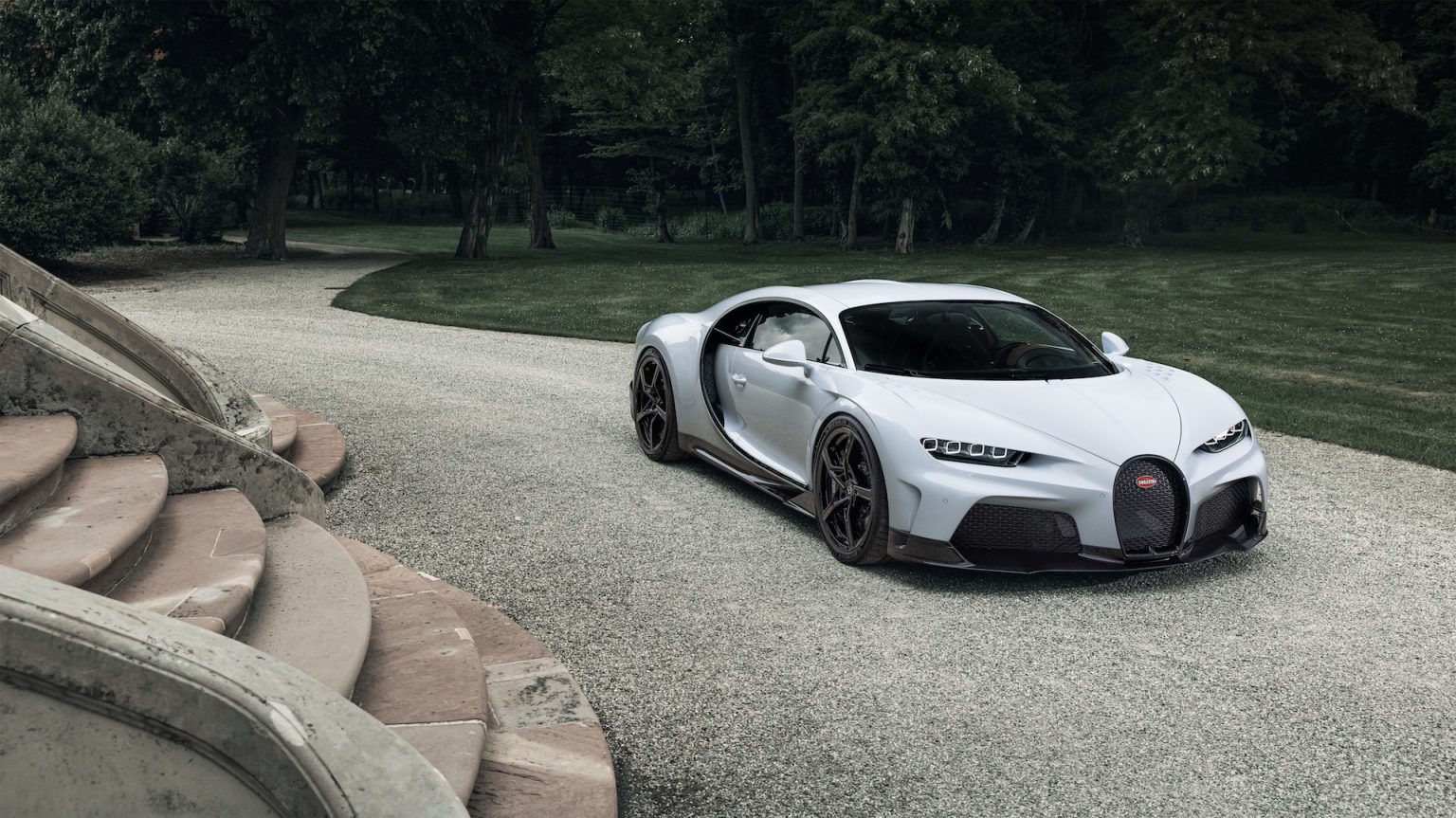 เปิดตัว Bugatti Chiron Super Sport SS 300+ ราคา 121 ล้านบาท หรือ 3.9