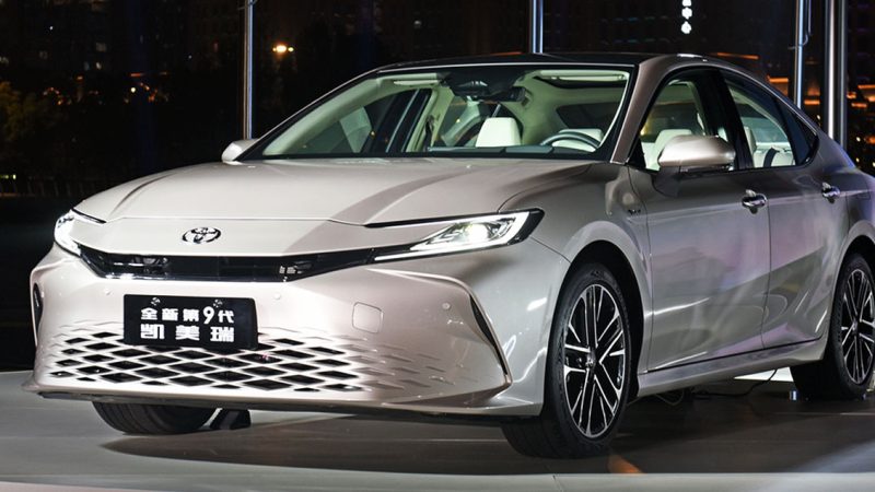 เปิดราคา 1.10 ล้านบาท TOYOTA CAMRY 2.5L ไฮบริดในจีน 21.9 กม./ลิตร