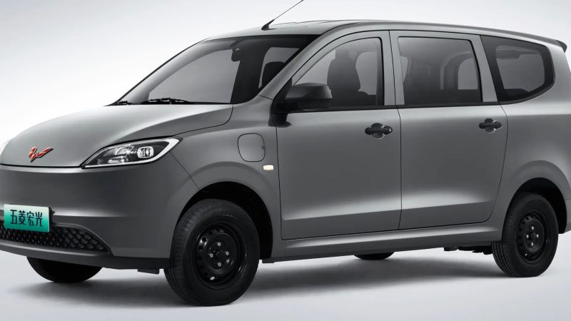 Wuling Hongguang MPV 6 ที่นั่งเปิดขายจีน 330,000 บาท วิ่งได้ 300 กม./ชาร์จ CLTC