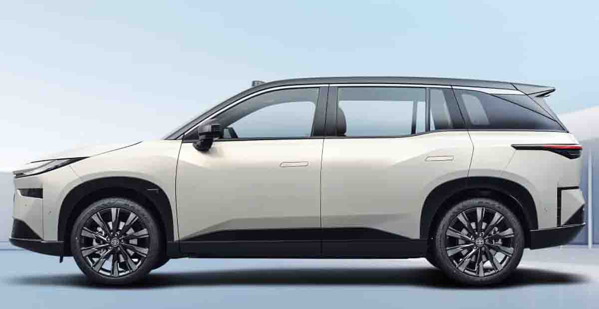 ราคาไม่เป็นทางการเริ่ม 507,000 – 831,000 บาทในจีน GAC TOYOTA Platinum 3X EV 430 – 610 กม./ชาร์จ